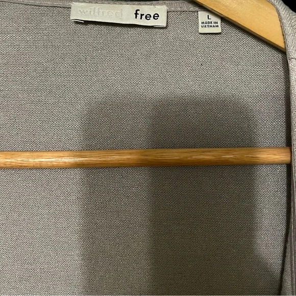 Aritzia- Wilfred Free, Gray sweater wrap - Picture 2 of 5